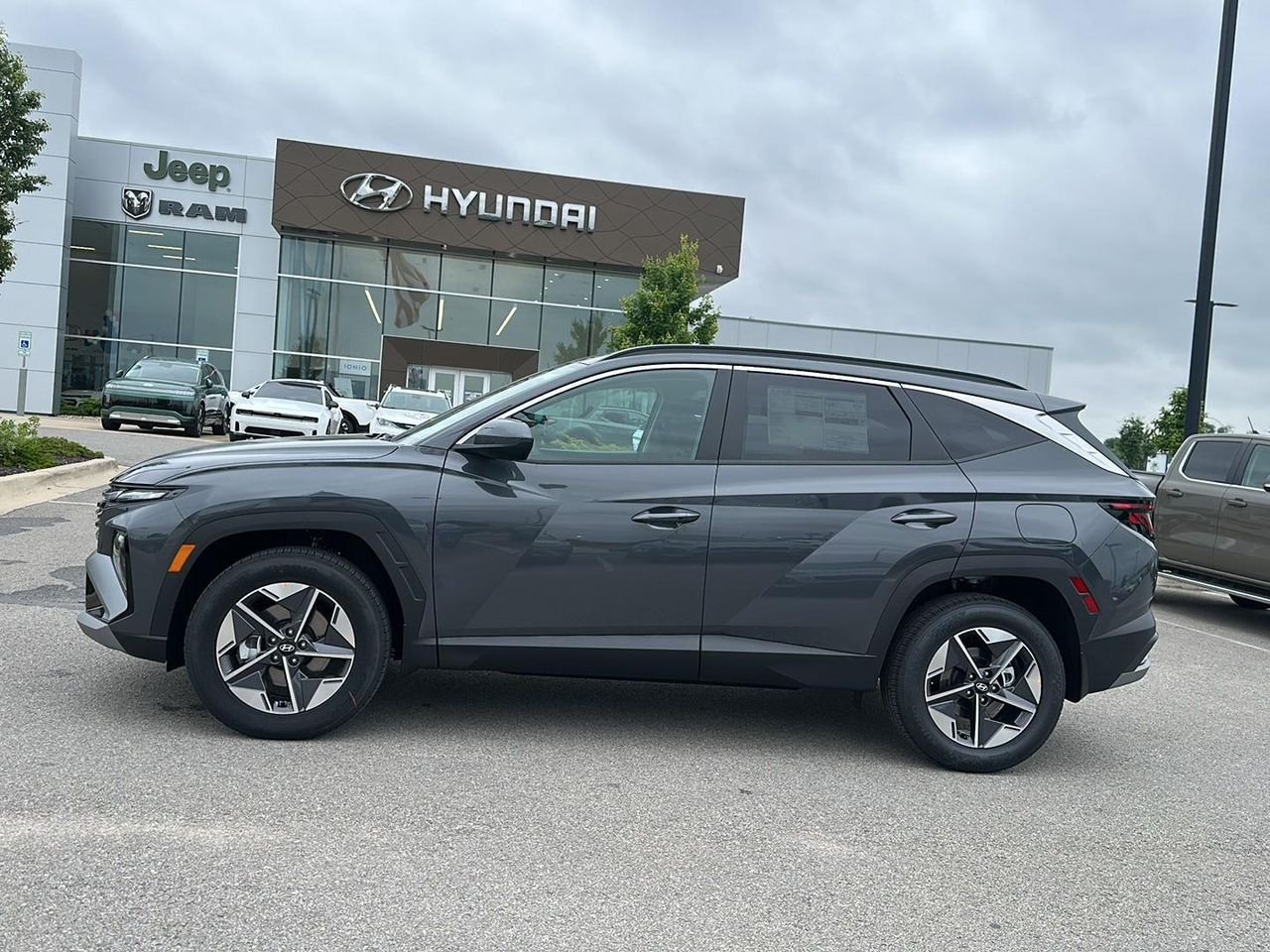 New 2026 Ecotronic Gray Hyundai SEL AWD image 2