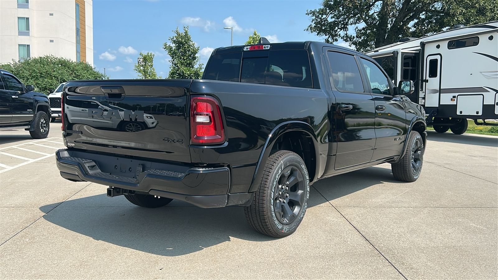 New 2026 Diamond Black Crystal Pearlcoat RAM Big Horn/Lone Star image 4