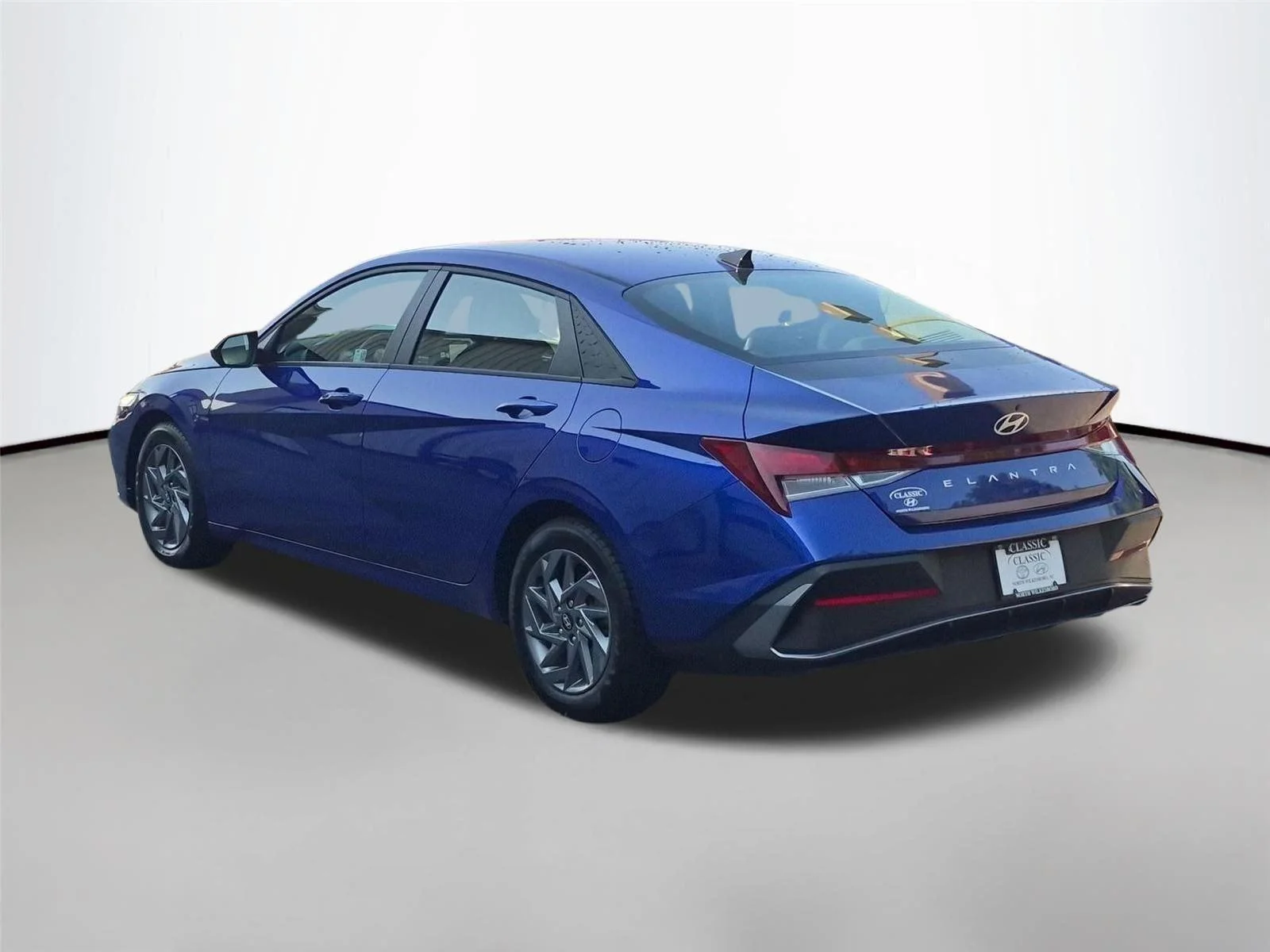 Used 2024 Intense Blue Hyundai SEL image 3