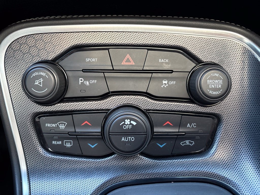 Used 2015 Pearl Dodge R/T image 20