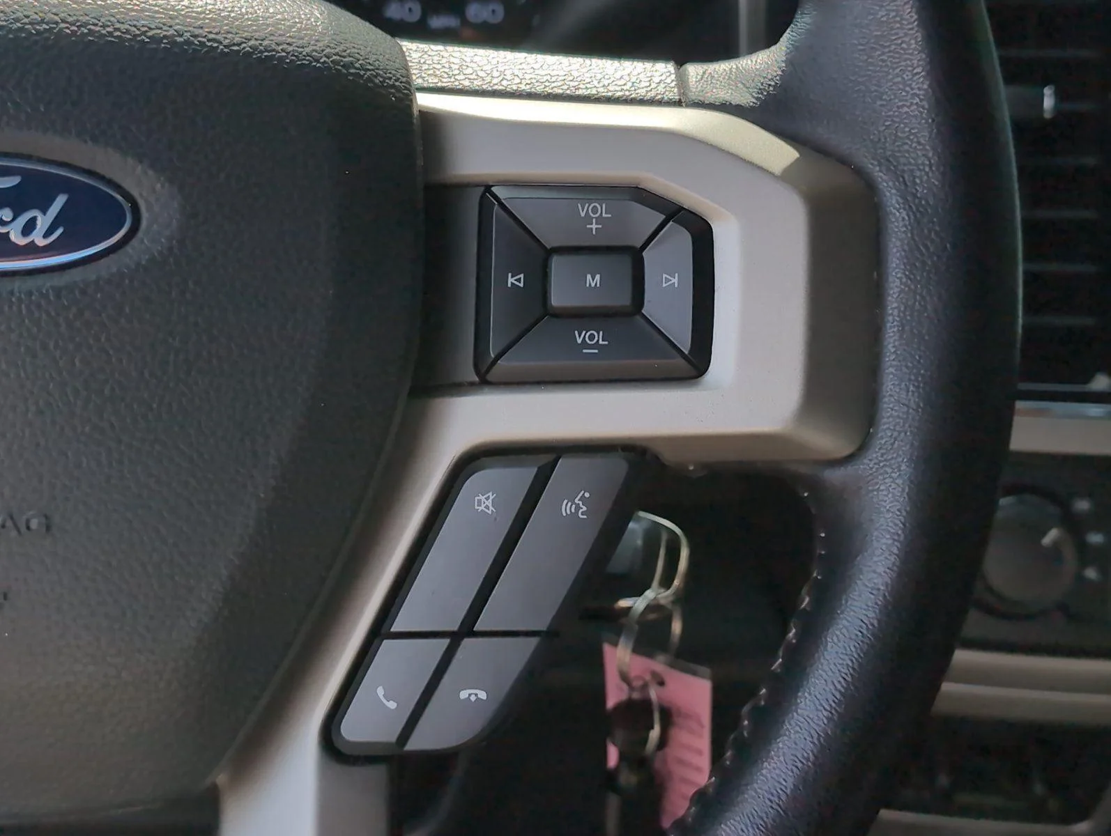 Used 2022 Star White Metallic Tri-Coat Ford Lariat image 28