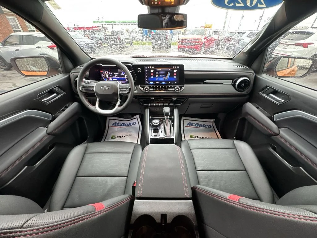 Used 2025 Orange Chevrolet Z71 image 21