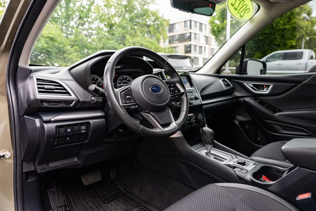 Used 2022 Green Subaru Premium image 22