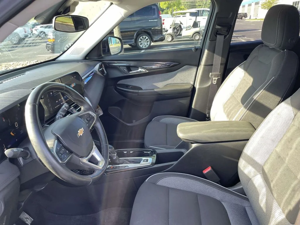 Used 2024 Mosaic Black Metallic Chevrolet LT image 20