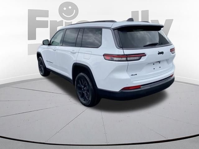 New 2026 Bright White Clear-Coat Exterior Paint Jeep Altitude image 3