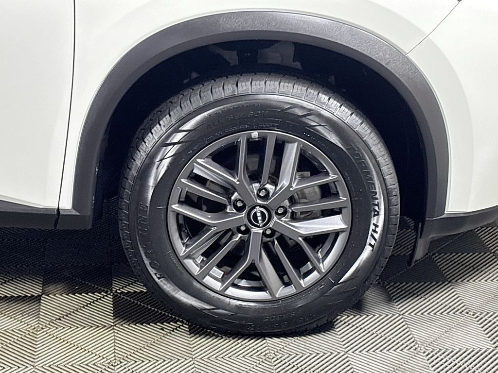 Used 2023 Glacier White Nissan S image 22