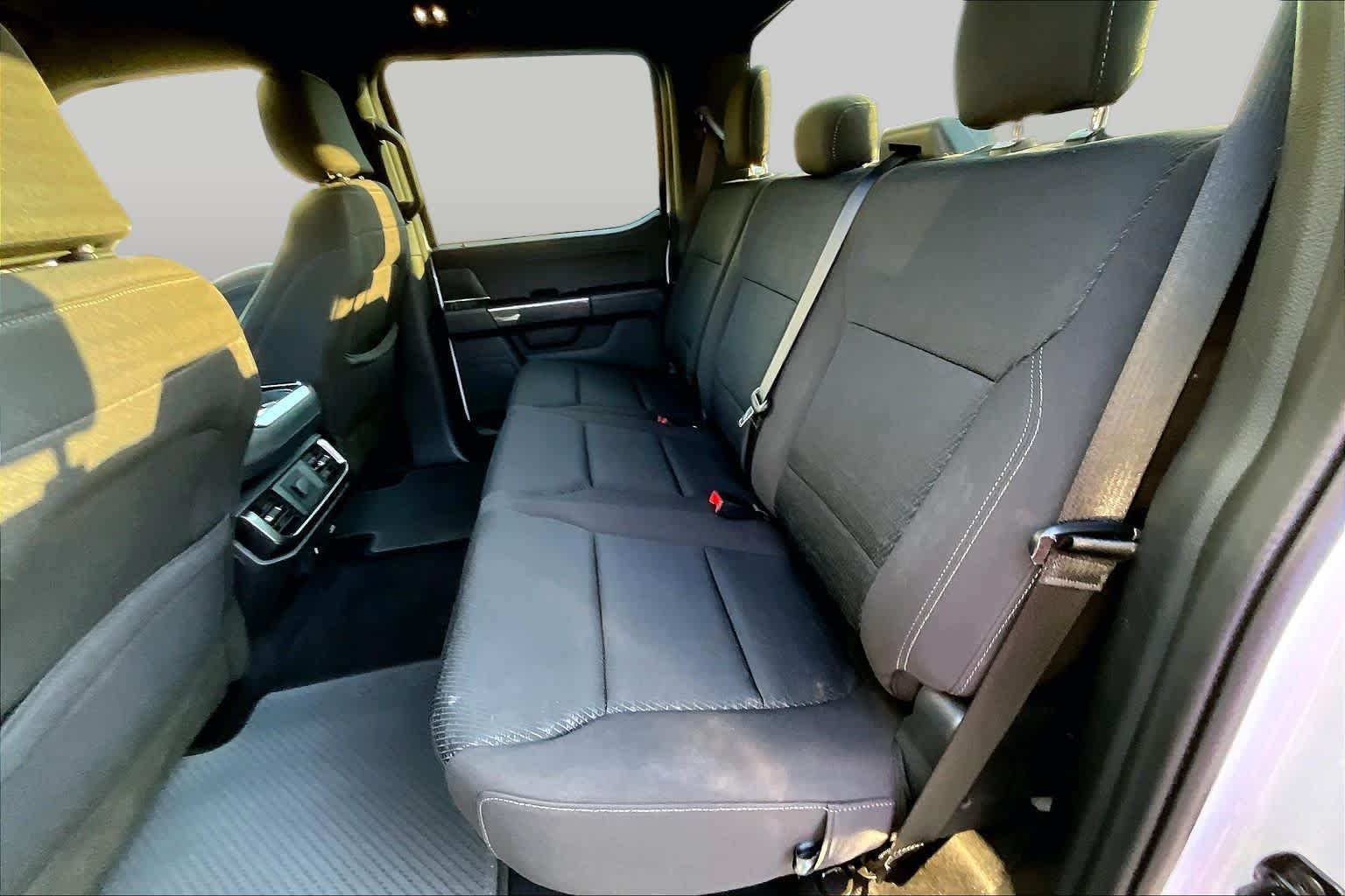 Used 2023 Oxford White Ford XLT image 21