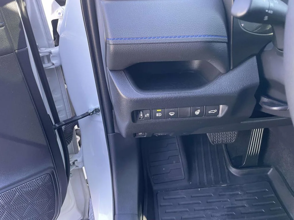 2022 Toyota RAV4 XSE - Photo 32