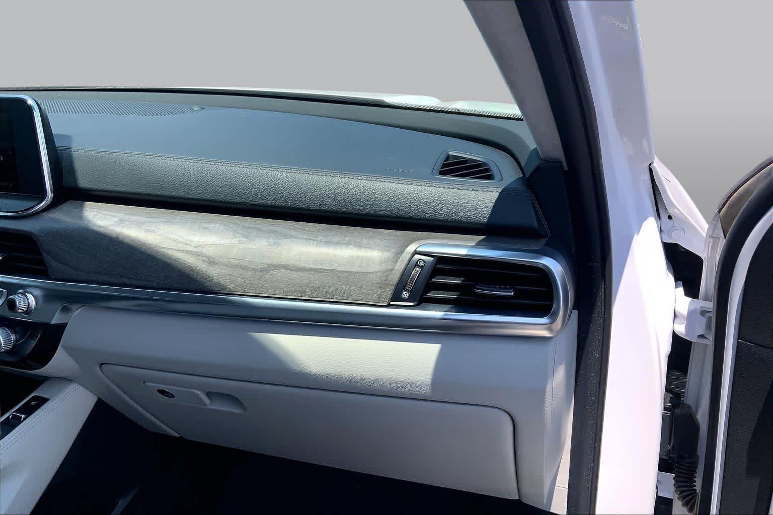 Used 2022 Glacial White Pearl Kia SX image 19