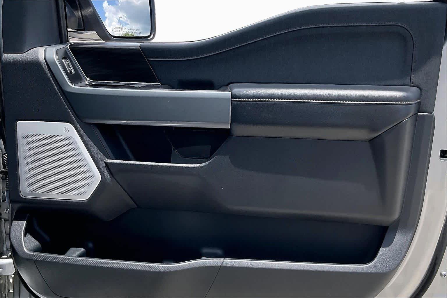 Used 2024 Iconic Silver Ford LARIAT image 22