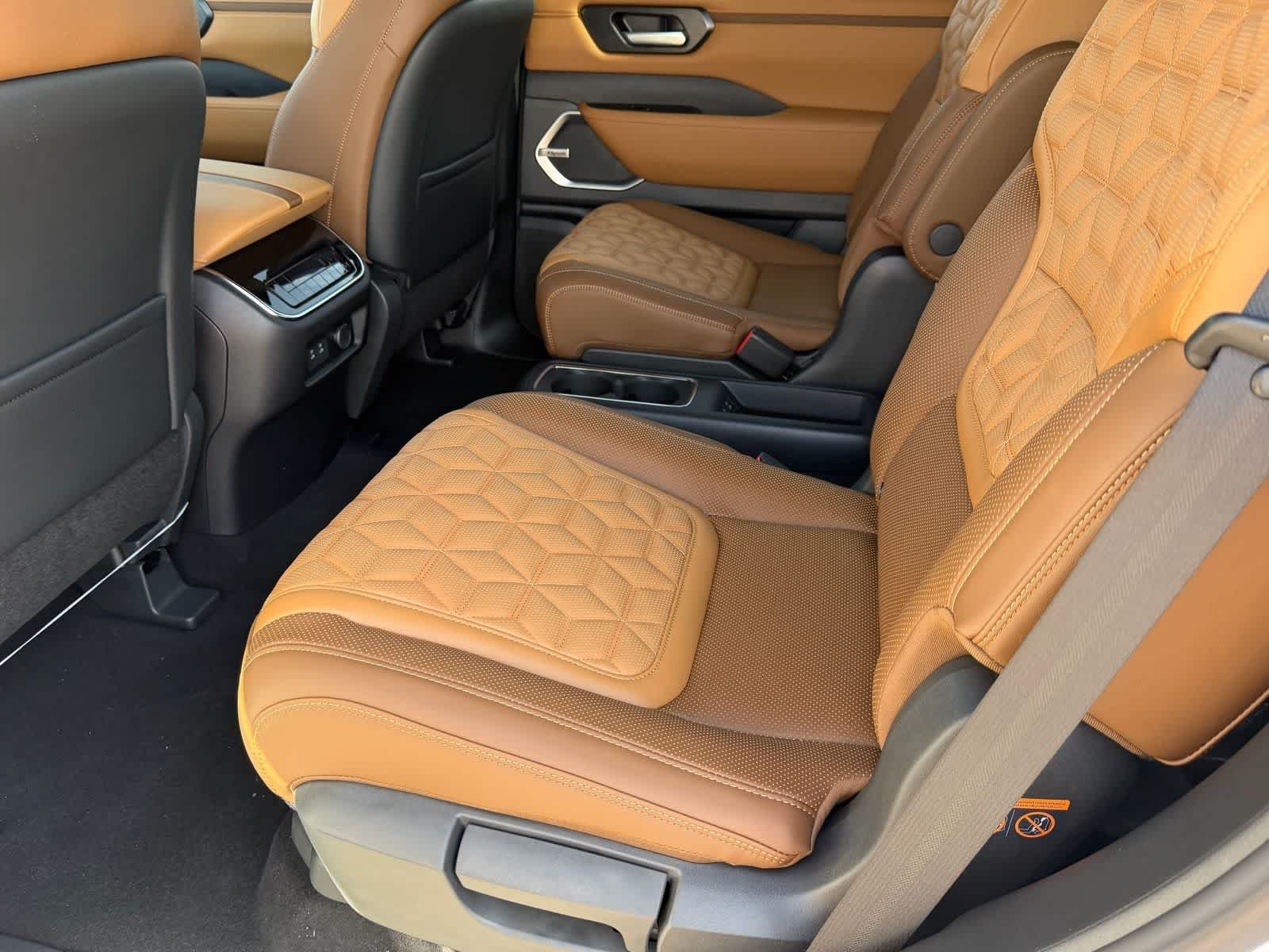 New 2026 Everest White TriCoat Nissan Platinum Reserve image 17