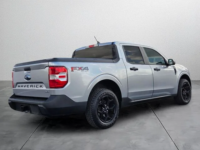 Used 2022 Silver Ford XLT image 4