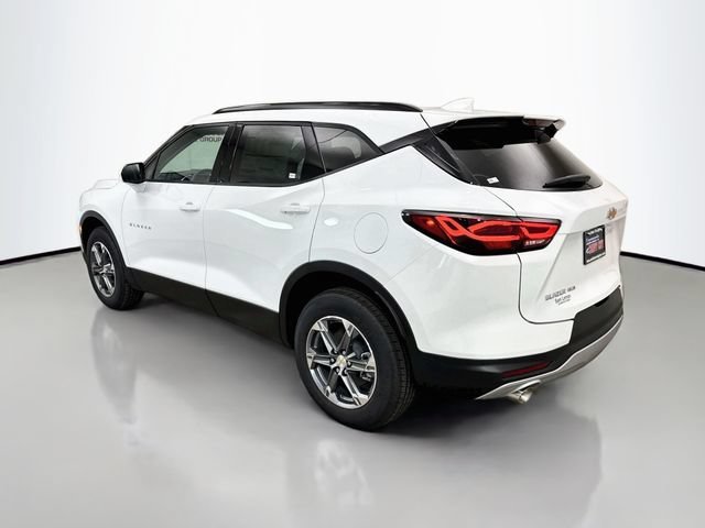 New 2026 Summit White Chevrolet 2LT image 6