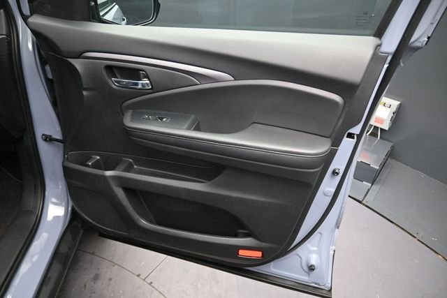Certified Used 2023 Sonic Gray Pearl Honda AWD RTL image 23
