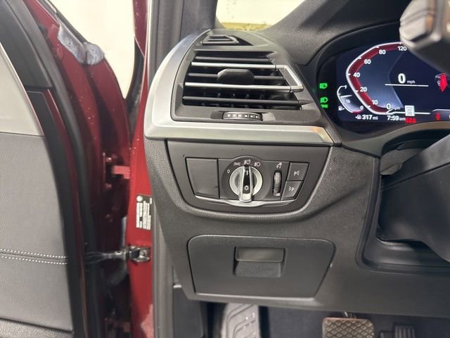 Used 2022  BMW xDrive30i image 31