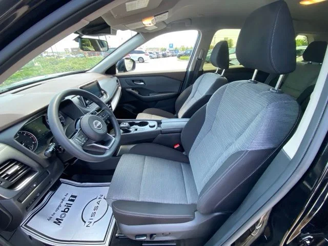Used 2023 Super Black Nissan SV image 40