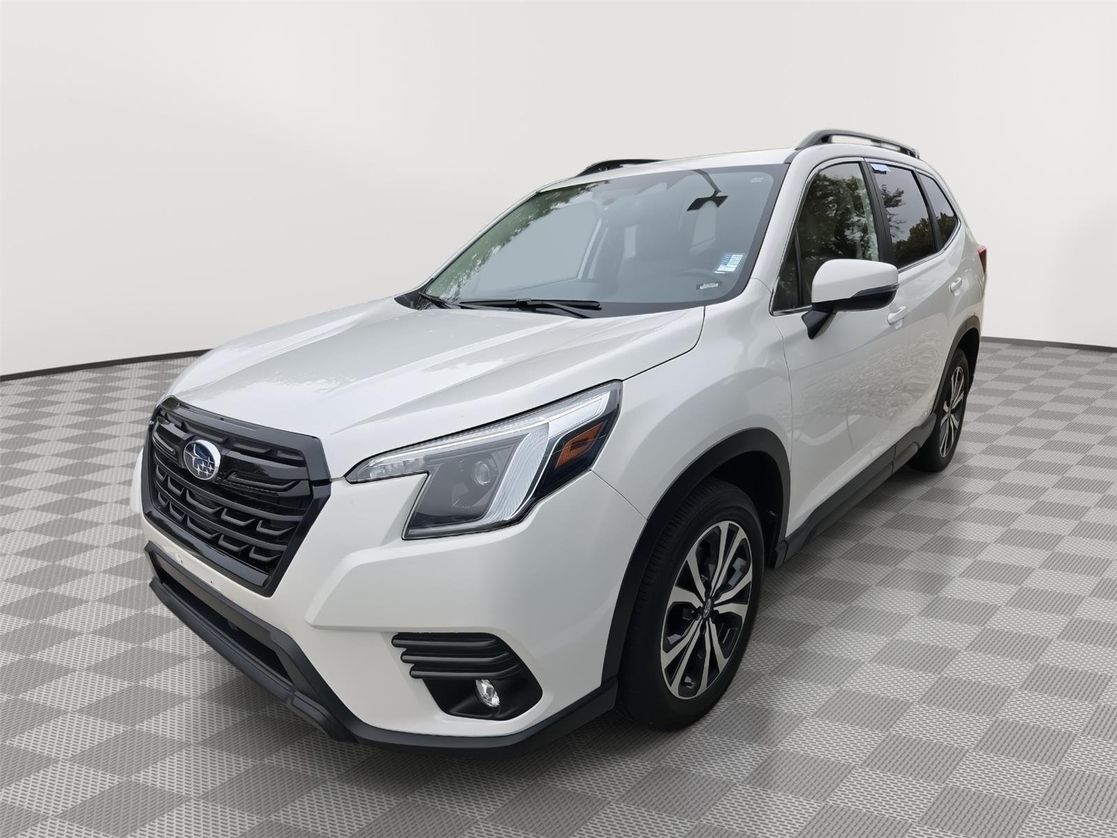 Used 2024 Crystal White Pearl Subaru Limited image 3