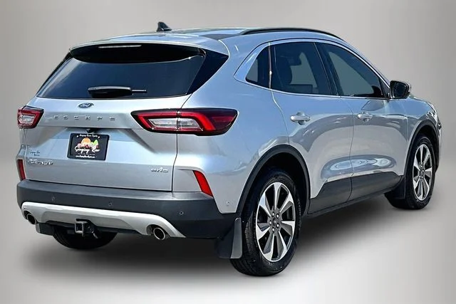 Used 2023 Silver Ford Platinum image 5
