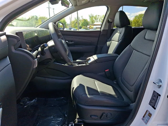New 2026 White Hyundai SEL Plus image 9