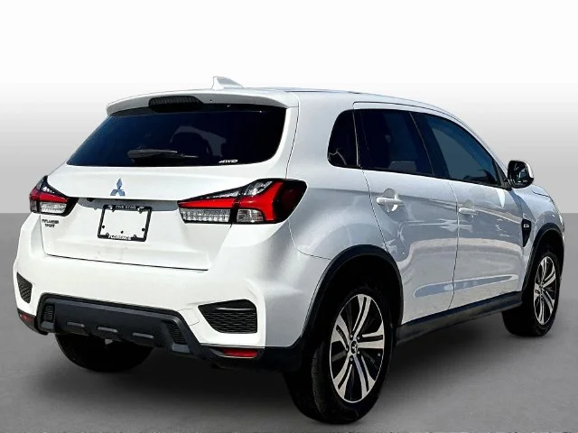 Used 2021 White Mitsubishi 2.0 ES image 8