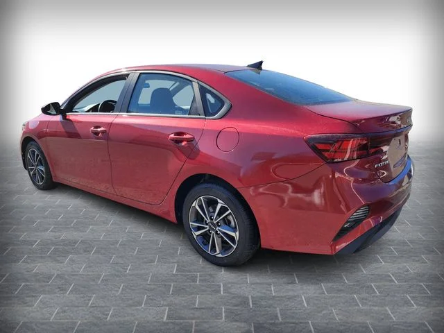 Used 2024 Red Kia LXS image 6