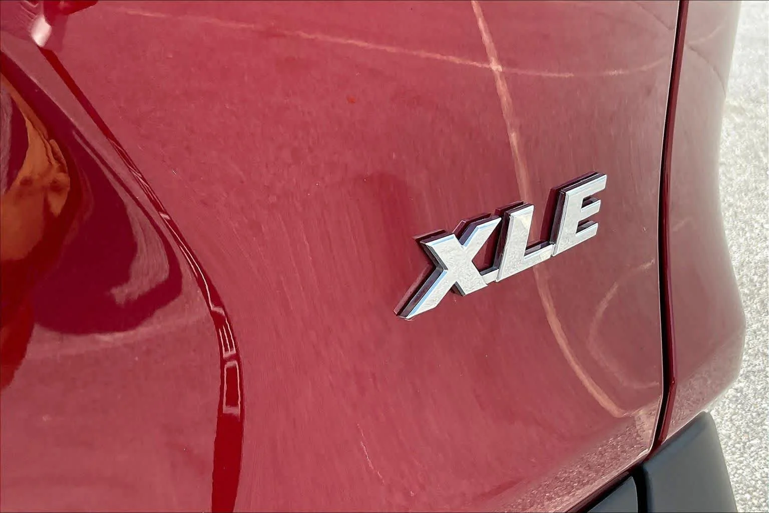 Used 2024 Ruby Flare Pearl Toyota XLE image 10