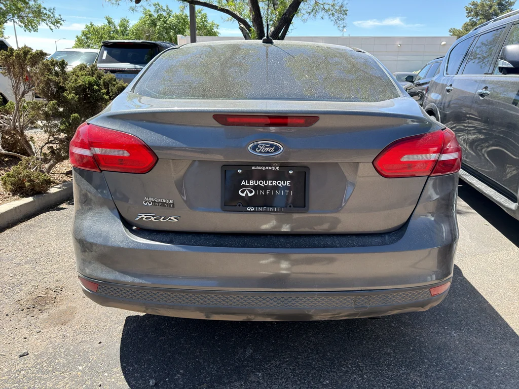 Used 2018 Magnetic Metallic Ford S image 5