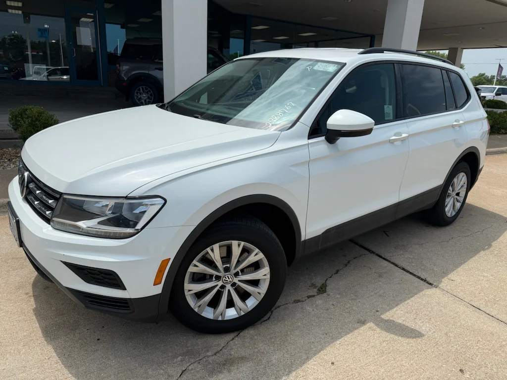 Used 2020 Pure White Volkswagen S image 6