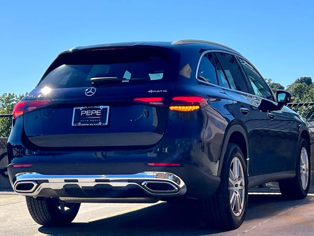 Used 2024  Mercedes-Benz GLC 300 image 6