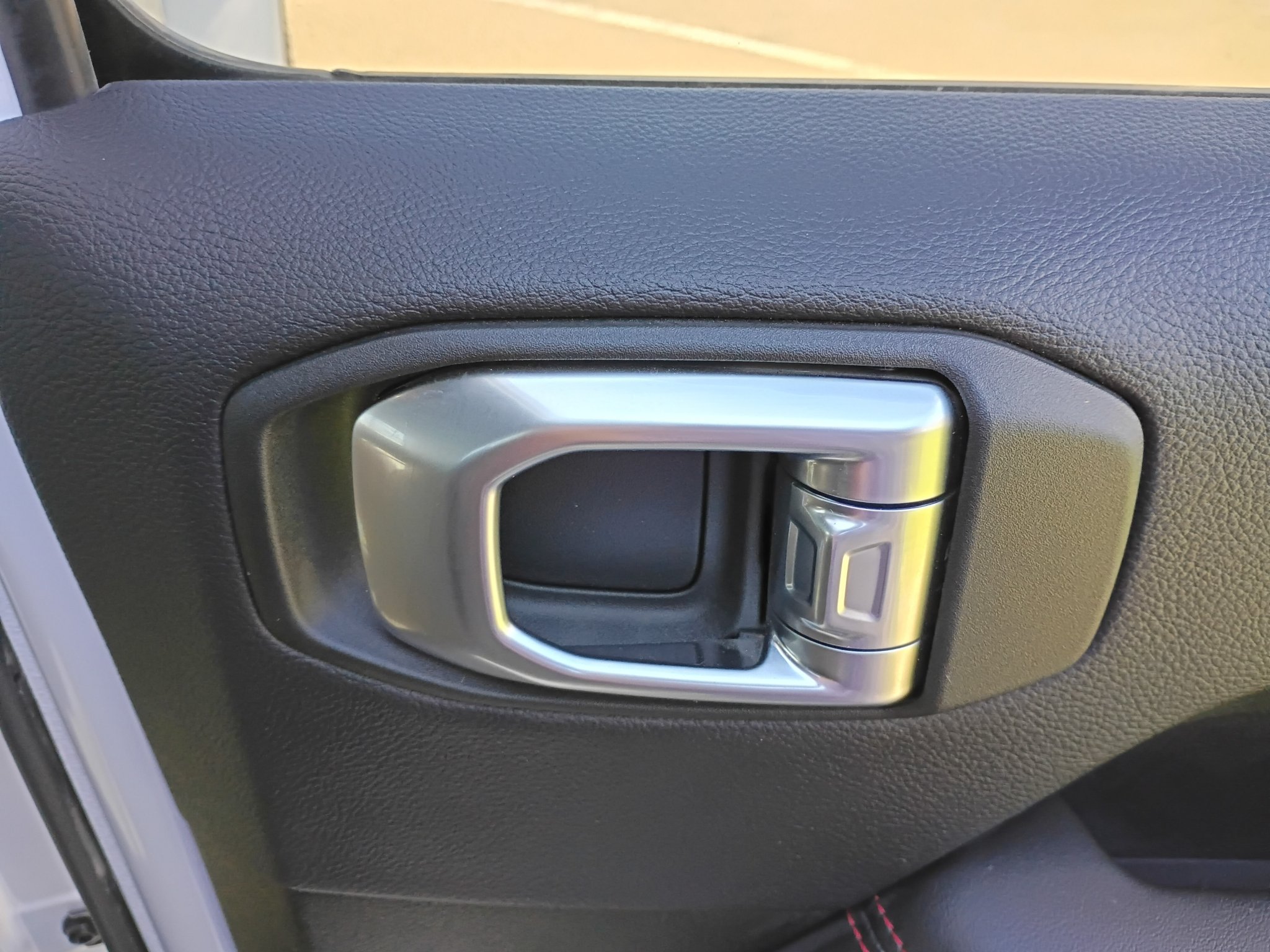 Used 2024 Bright White Clearcoat Jeep Rubicon X image 14