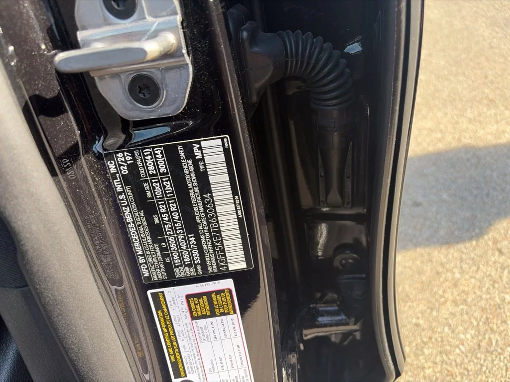 Used 2026 Black Mercedes-Benz GLS 450 image 31