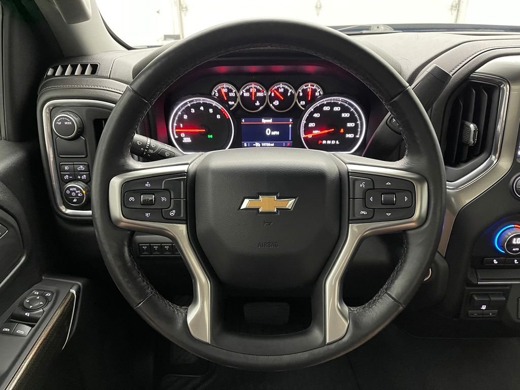 Used 2022 Northsky Blue Metallic Chevrolet LT image 19