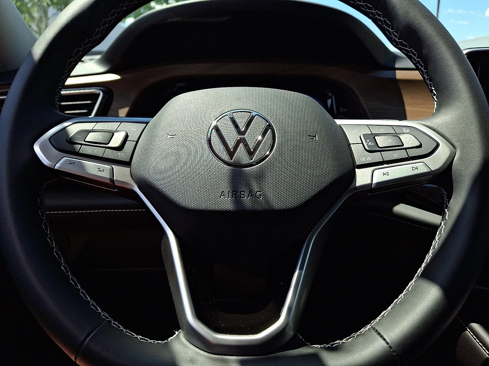 2026 Volkswagen Atlas SE w/Tech - Photo 15