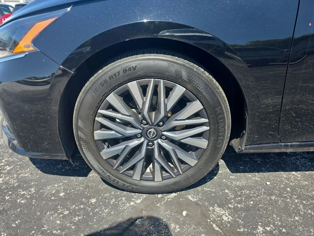2025 Nissan Altima SV - Photo 28