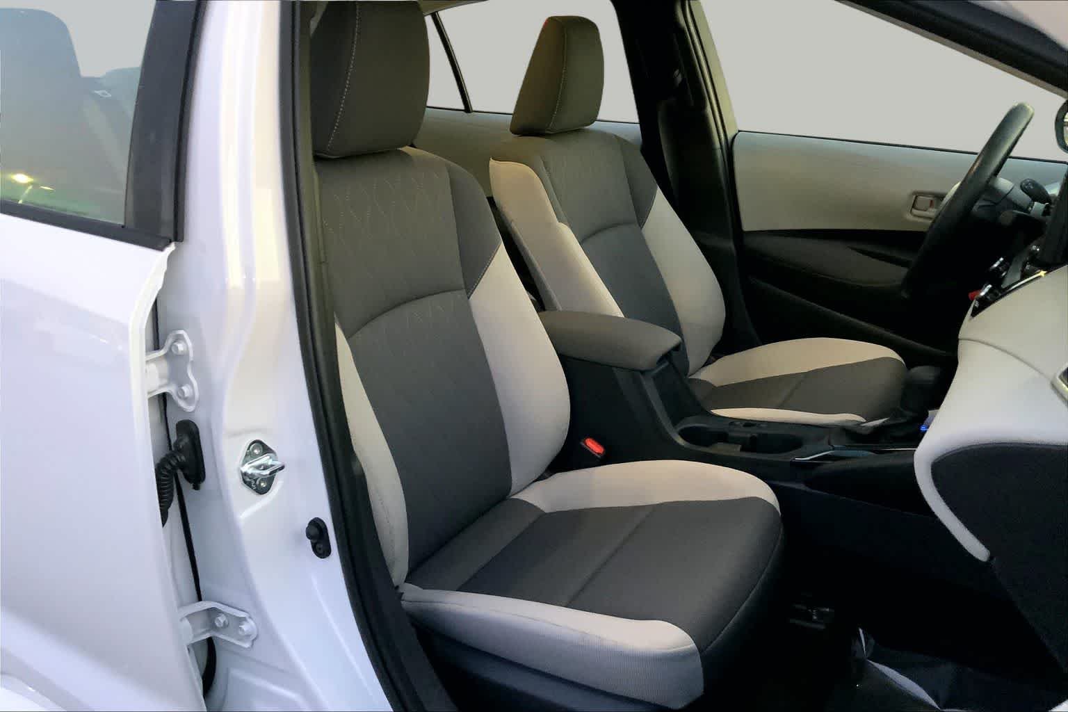 Used 2026 Ice Cap Toyota LE image 9