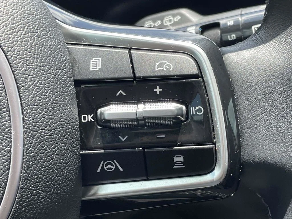 Used 2025 White Kia EX image 32
