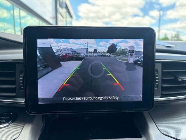 Used 2023 Black Ford XLT image 18