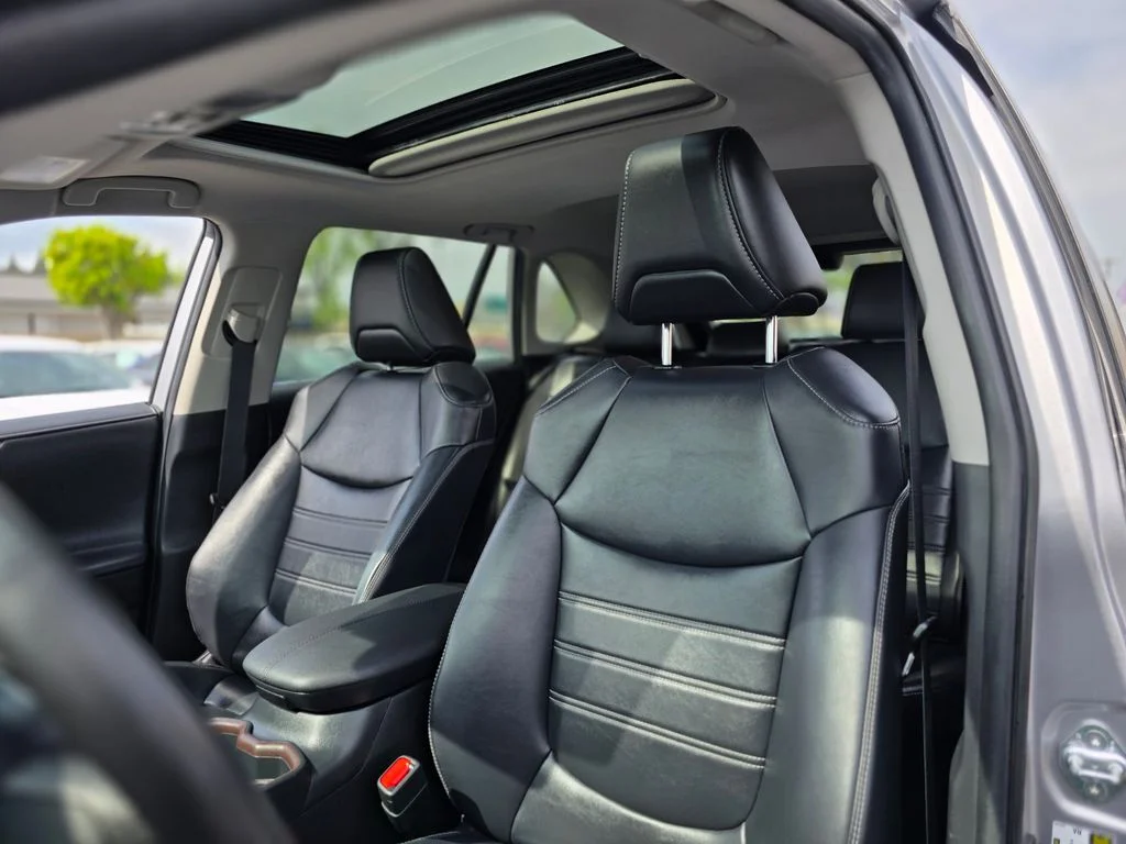2020 Toyota RAV4 Limited - Photo 16