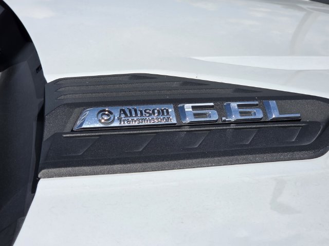 Certified Used 2024 Summit White Chevrolet WT image 9