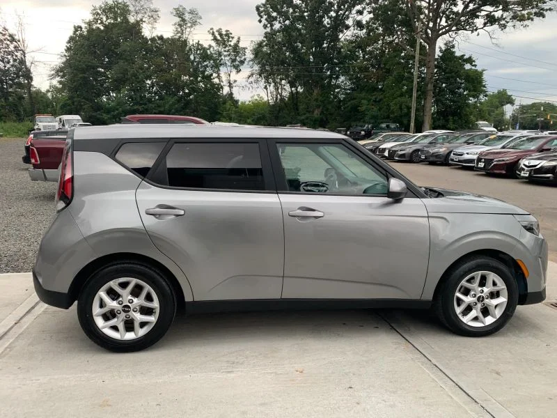 Used 2023 Gray Kia LX Wagon 4D image 20
