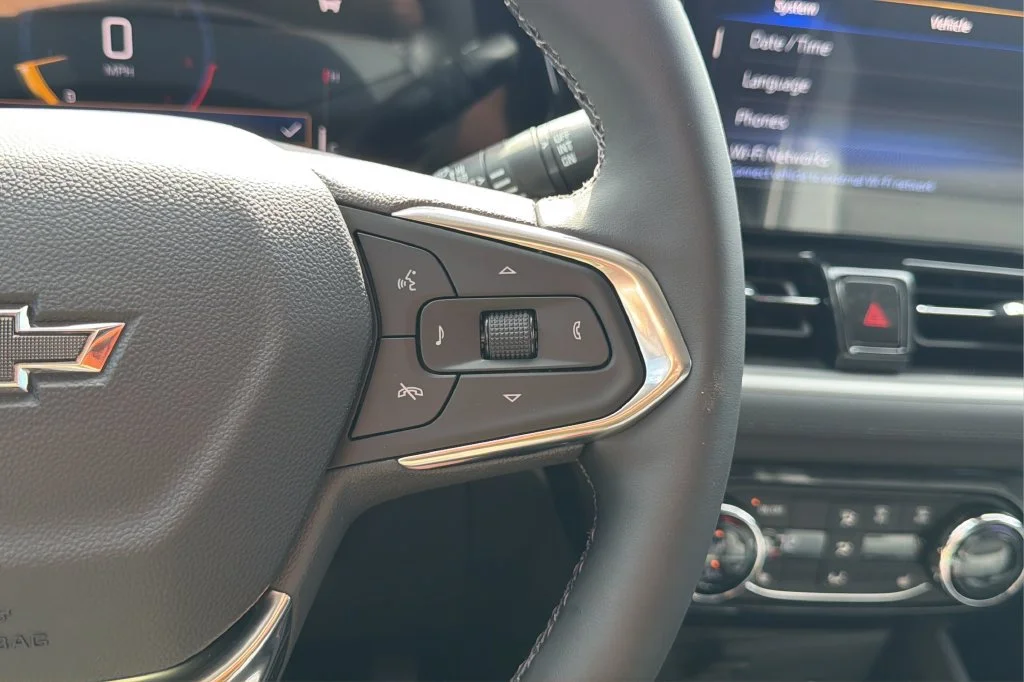 New 2026 Mosaic Black Metallic Chevrolet LT image 23