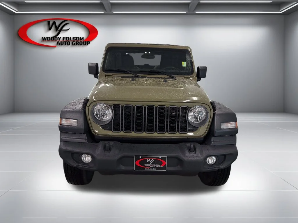 Used 2025  Jeep Sport image 2