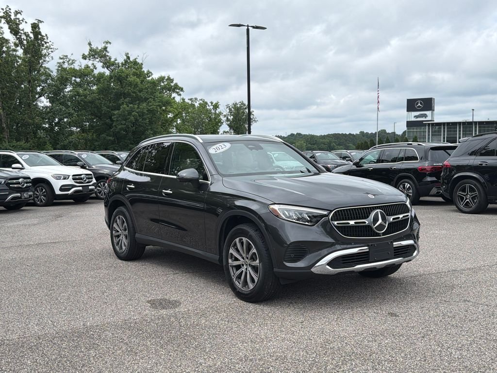 2023 Mercedes-Benz GLC GLC 300's photo