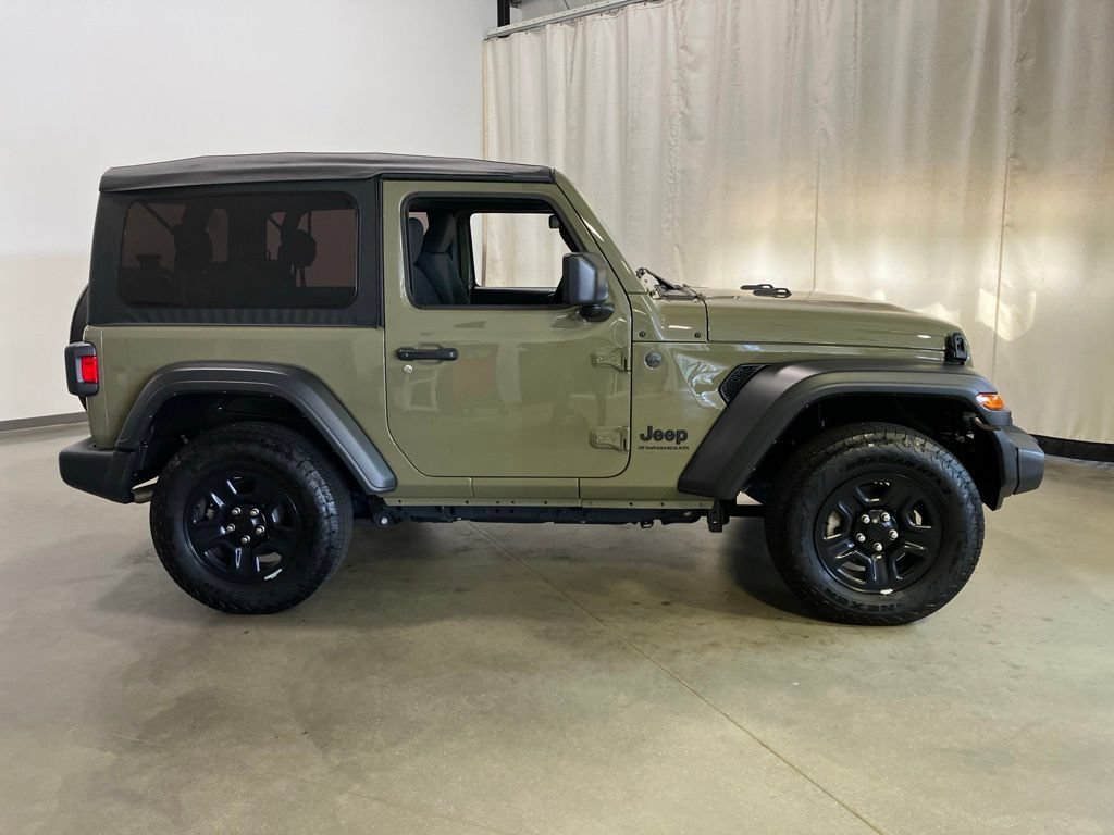 Used 2025 41 Jeep Sport image 24