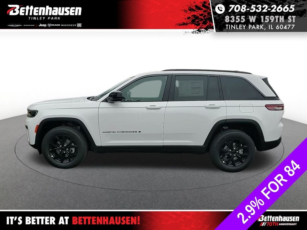 New 2026 Bright White Clear-Coat Exterior Paint Jeep Laredo Altitude image 8
