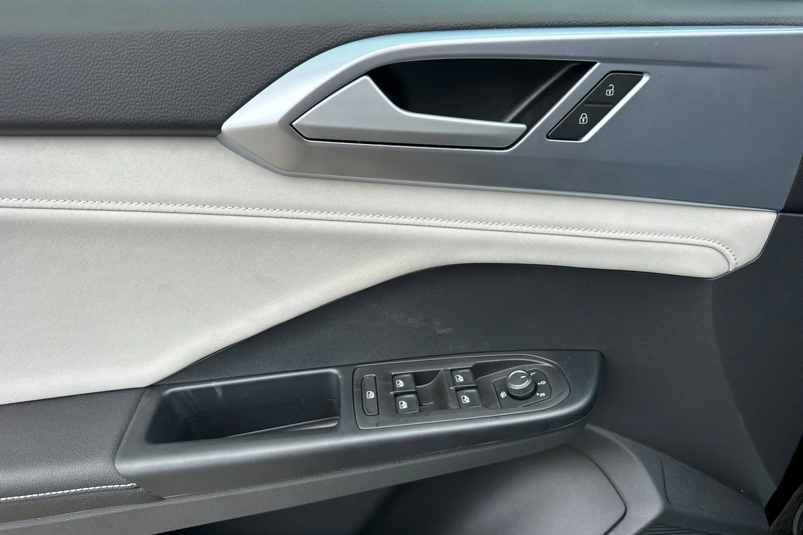 2026 Volkswagen Taos SE - Photo 11