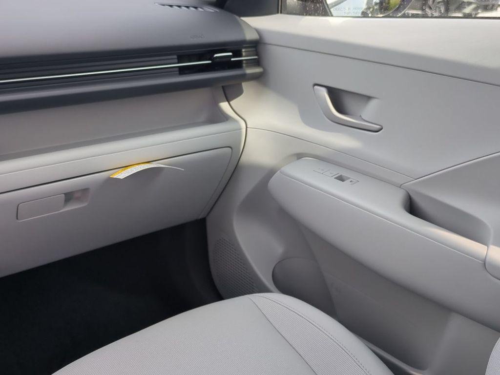 New 2027 Black Hyundai SEL Sport FWD image 16
