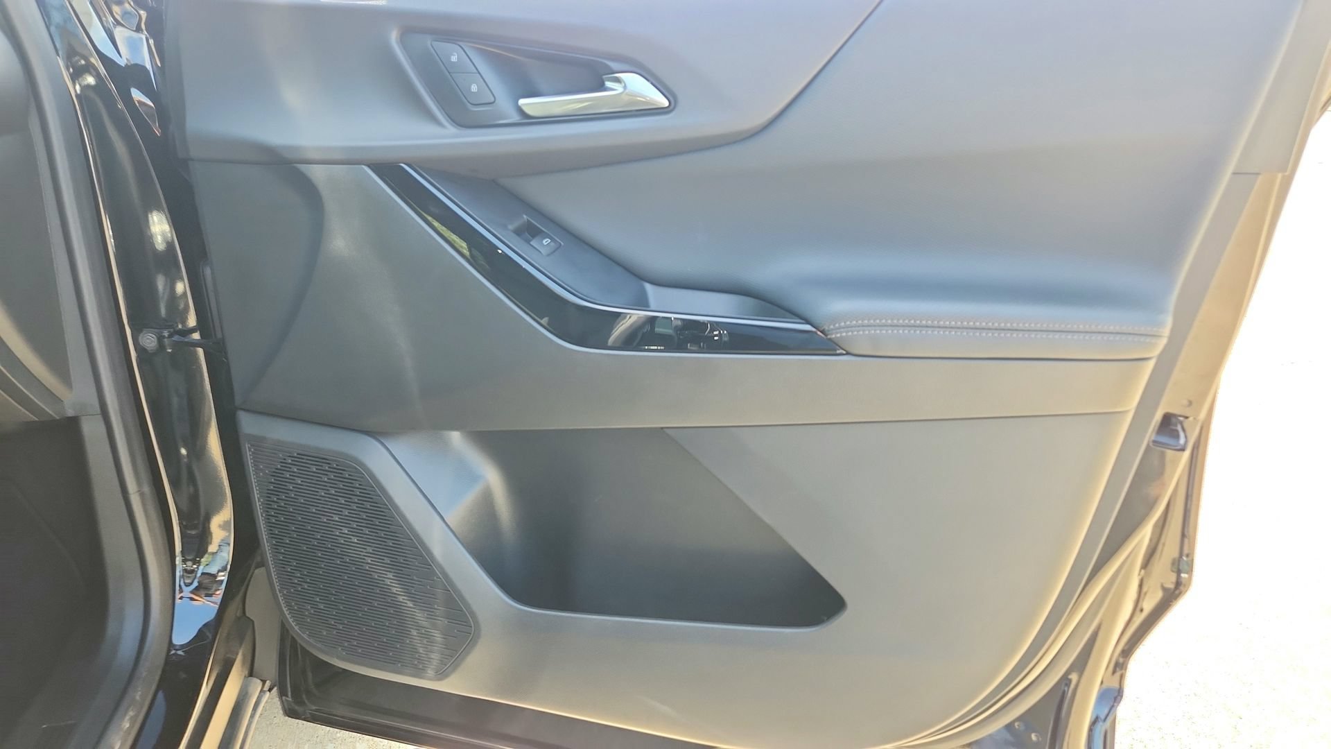 2025 Chevrolet Equinox LT - Photo 29