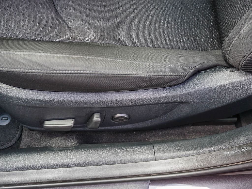 Used 2017 Gray Kia Base image 20