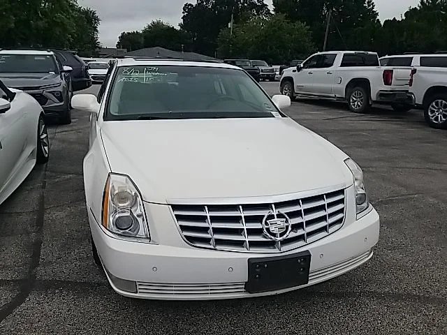 Used 2006 White Cadillac Base image 5